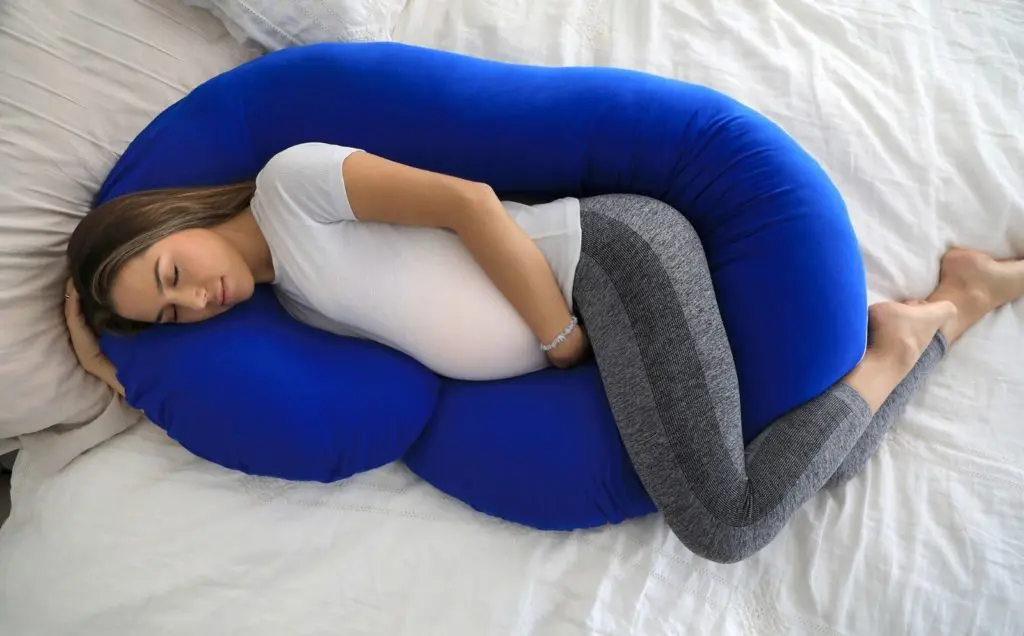 Sleep With Pregnancy Pillow: Tips