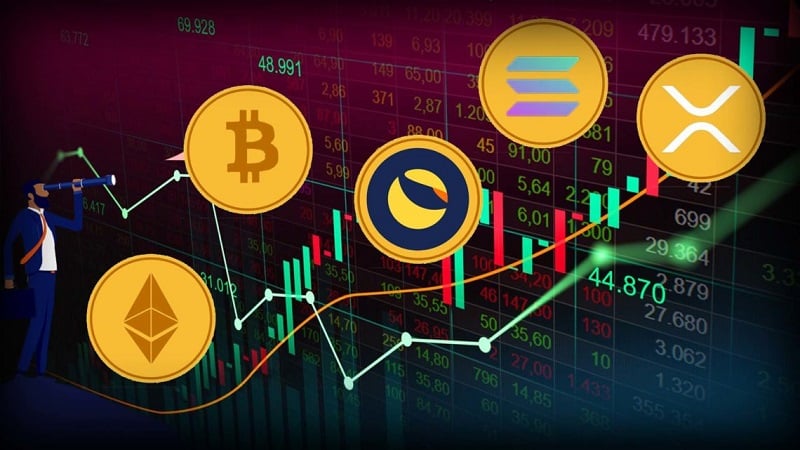 SOL, XRP Lead Altcoin Tumbles