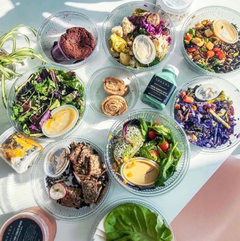 Sakara Life Review: A Thorough Analysis of This Luxury Meal Delivery Service