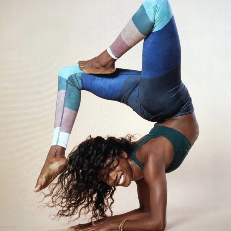 Beyond Yoga Review: Inside Look At Their Bestselling Leggings, Tops And More