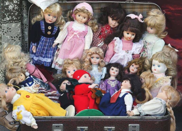 Discovering the Fascinating World of Valuable Antique Dolls