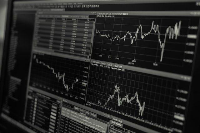 A Beginner&lsquo;s Guide to Comparative Stock Analysis using Quandl Free Data