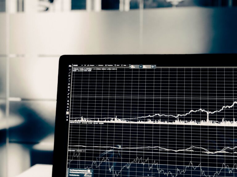 The Ultimate Step-by-Step Guide to Becoming a Data Scientist from Scratch in 2026