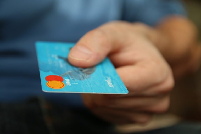 Exploratory Data Analysis for Credit Card Fraud Detection: A Comprehensive Guide